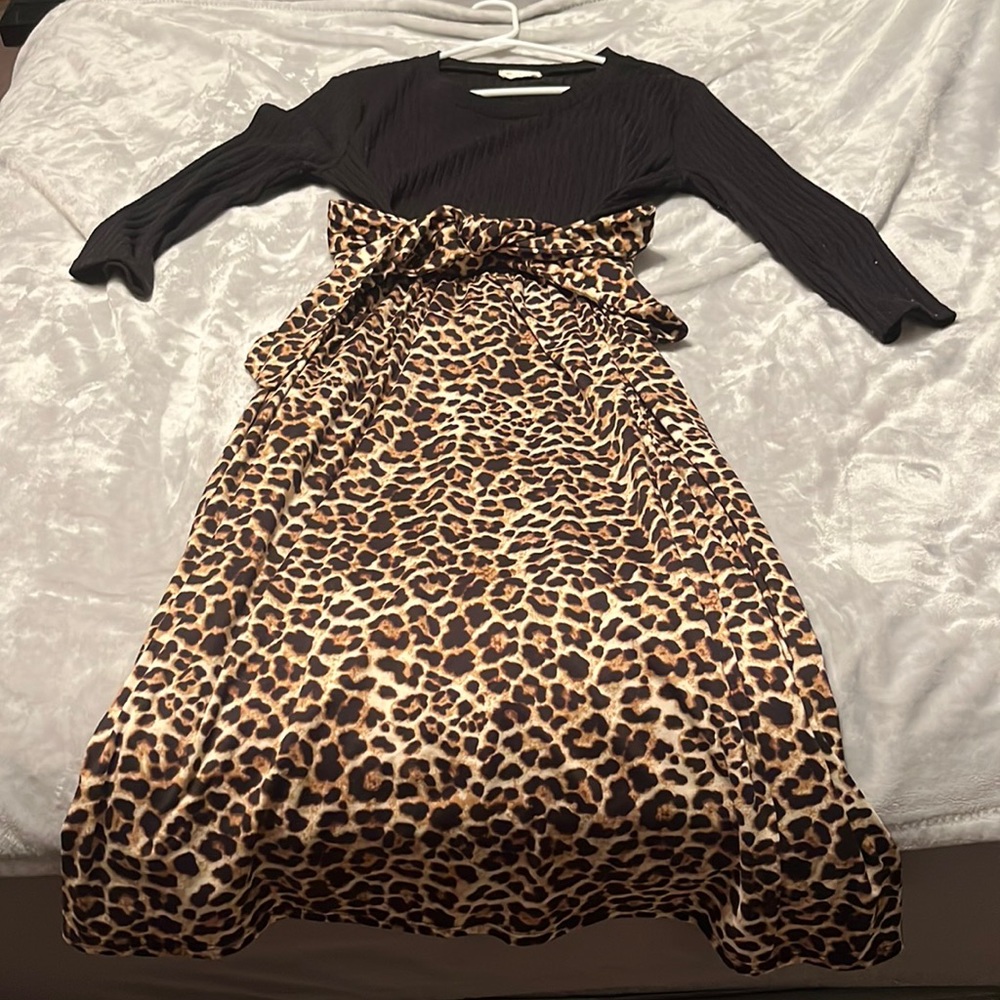 Women’s XL leopard midi sweater dress